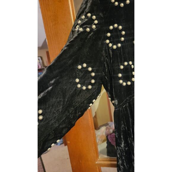 Double D Ranch Black Velvet Beaded top. Medium - Picture 2 of 2